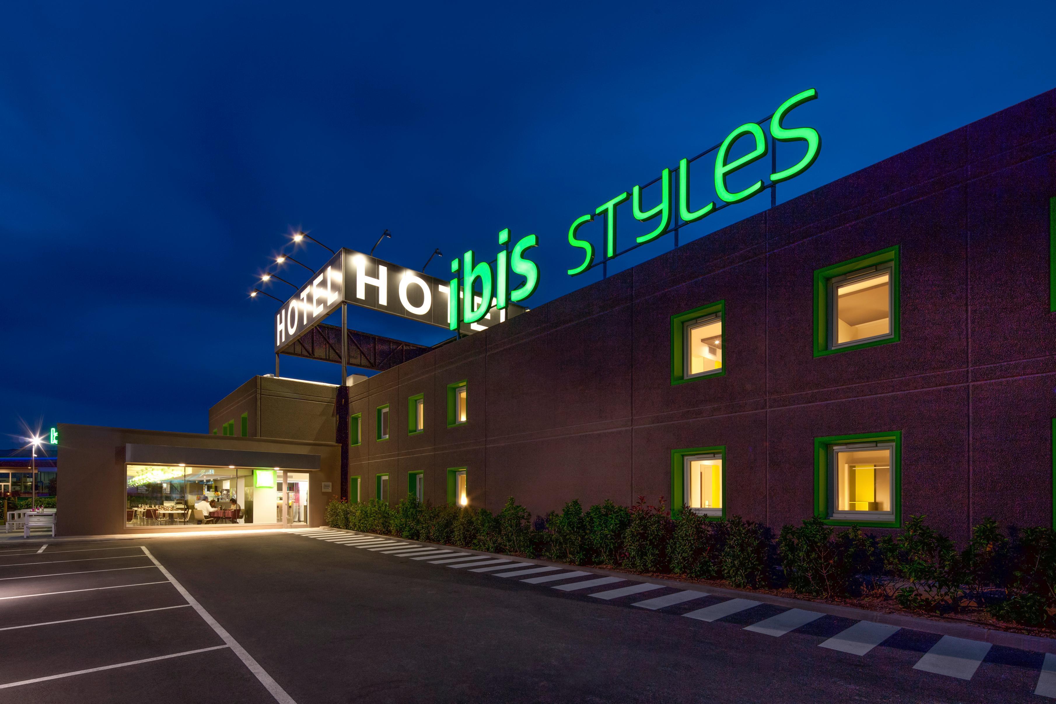 Hotel Ibis Styles Lleida Torrefarrera Exterior foto