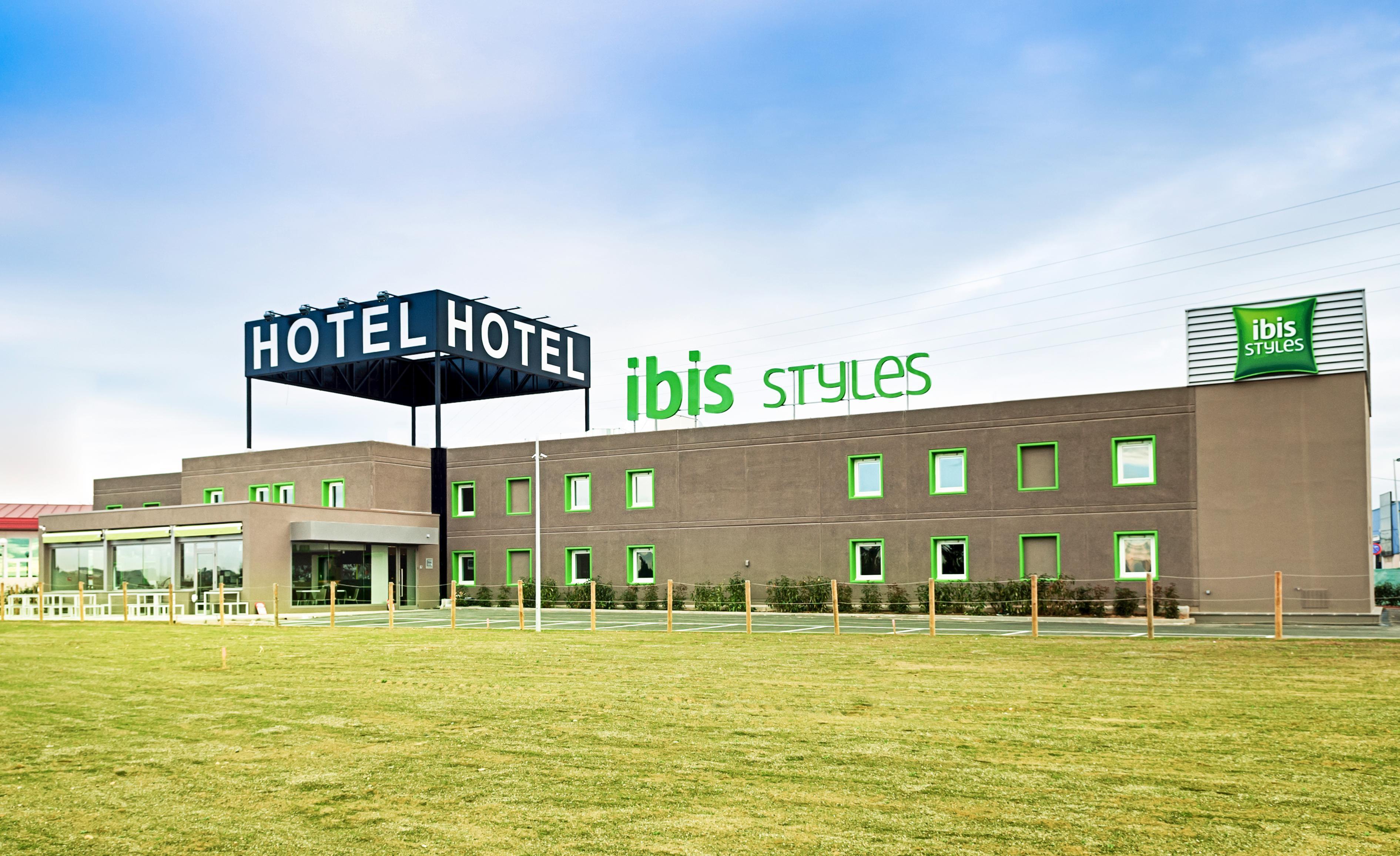 Hotel Ibis Styles Lleida Torrefarrera Exterior foto